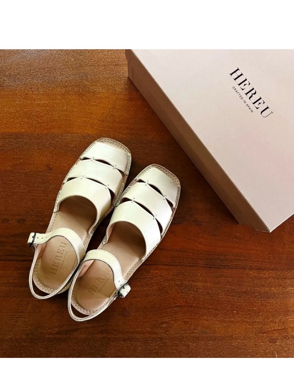 Hereu cream leather sandals 41
